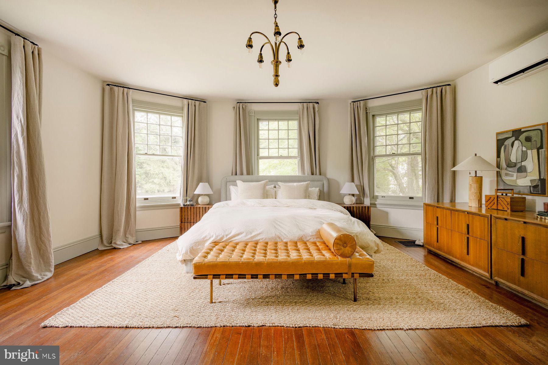 CHESTNUT HILL - Residential