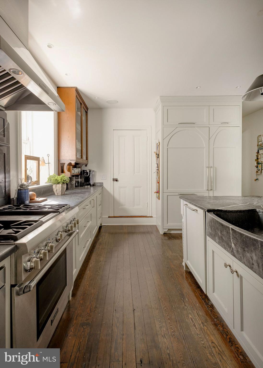 CHESTNUT HILL - Residential