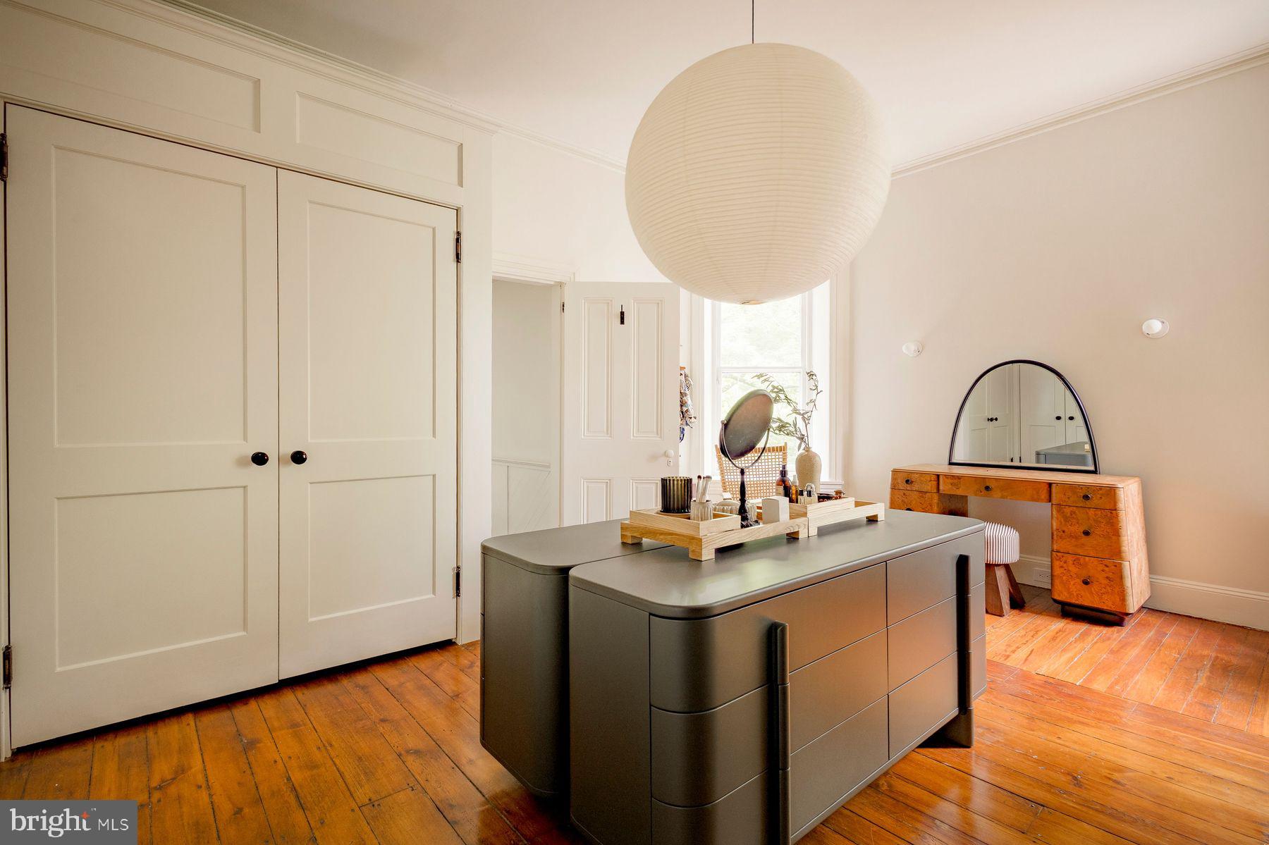 CHESTNUT HILL - Residential
