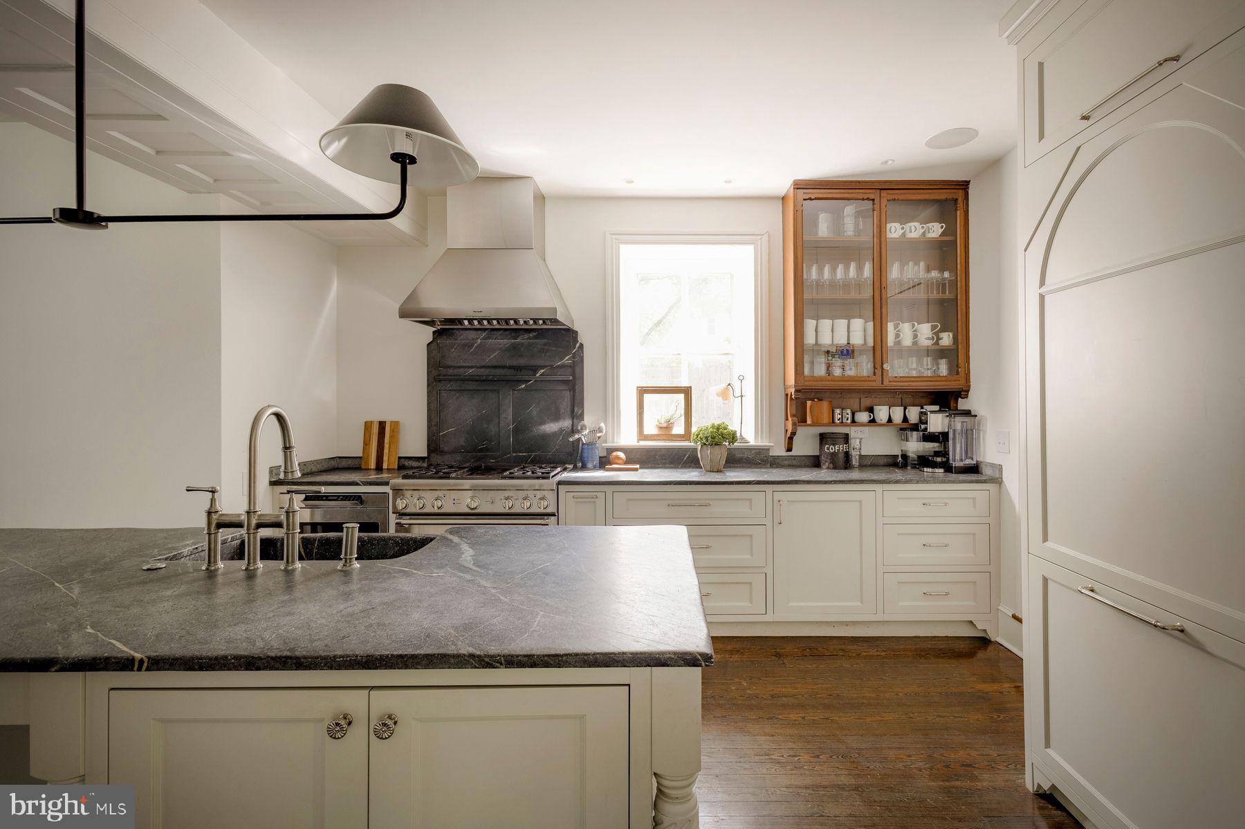 CHESTNUT HILL - Residential