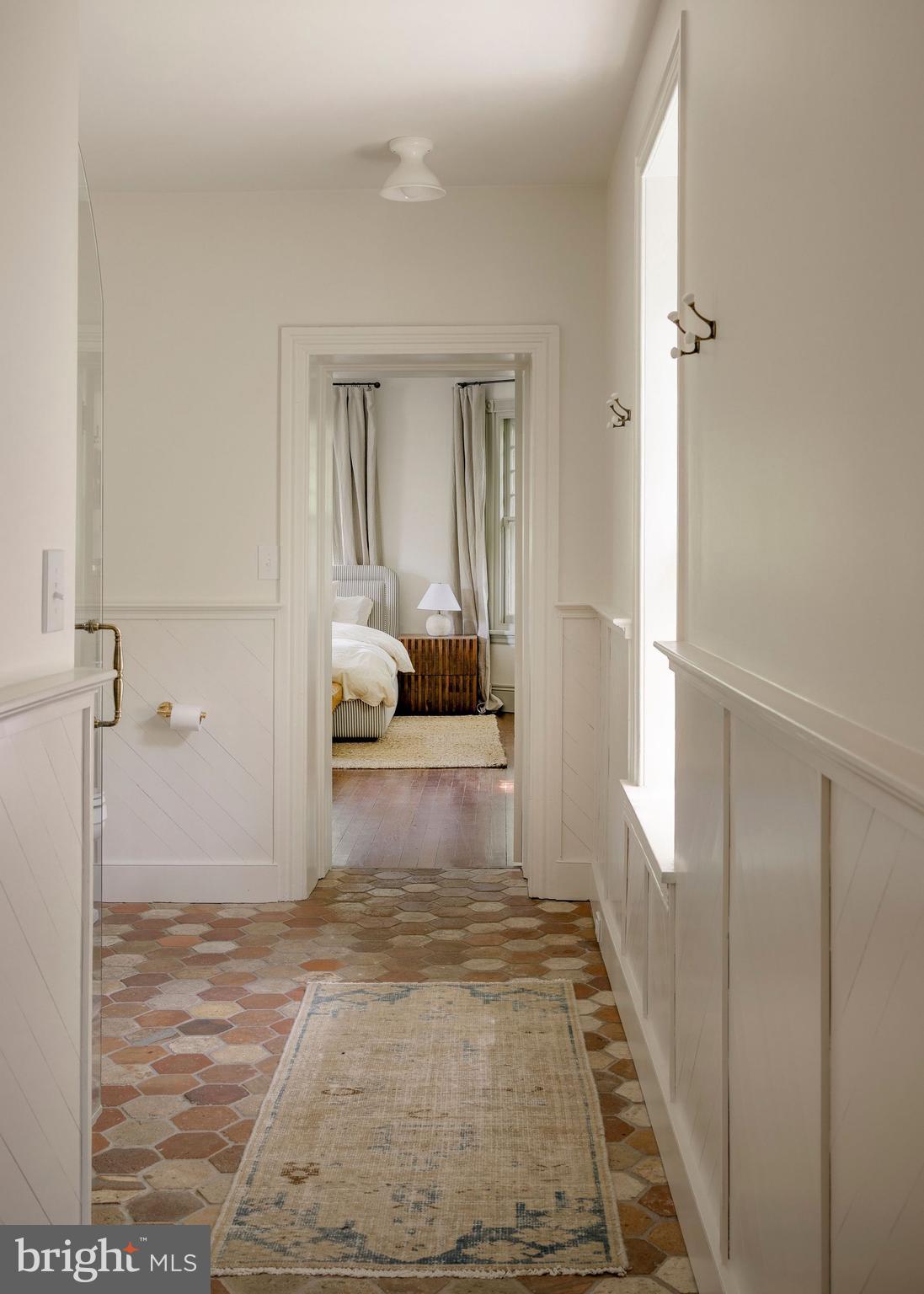 CHESTNUT HILL - Residential