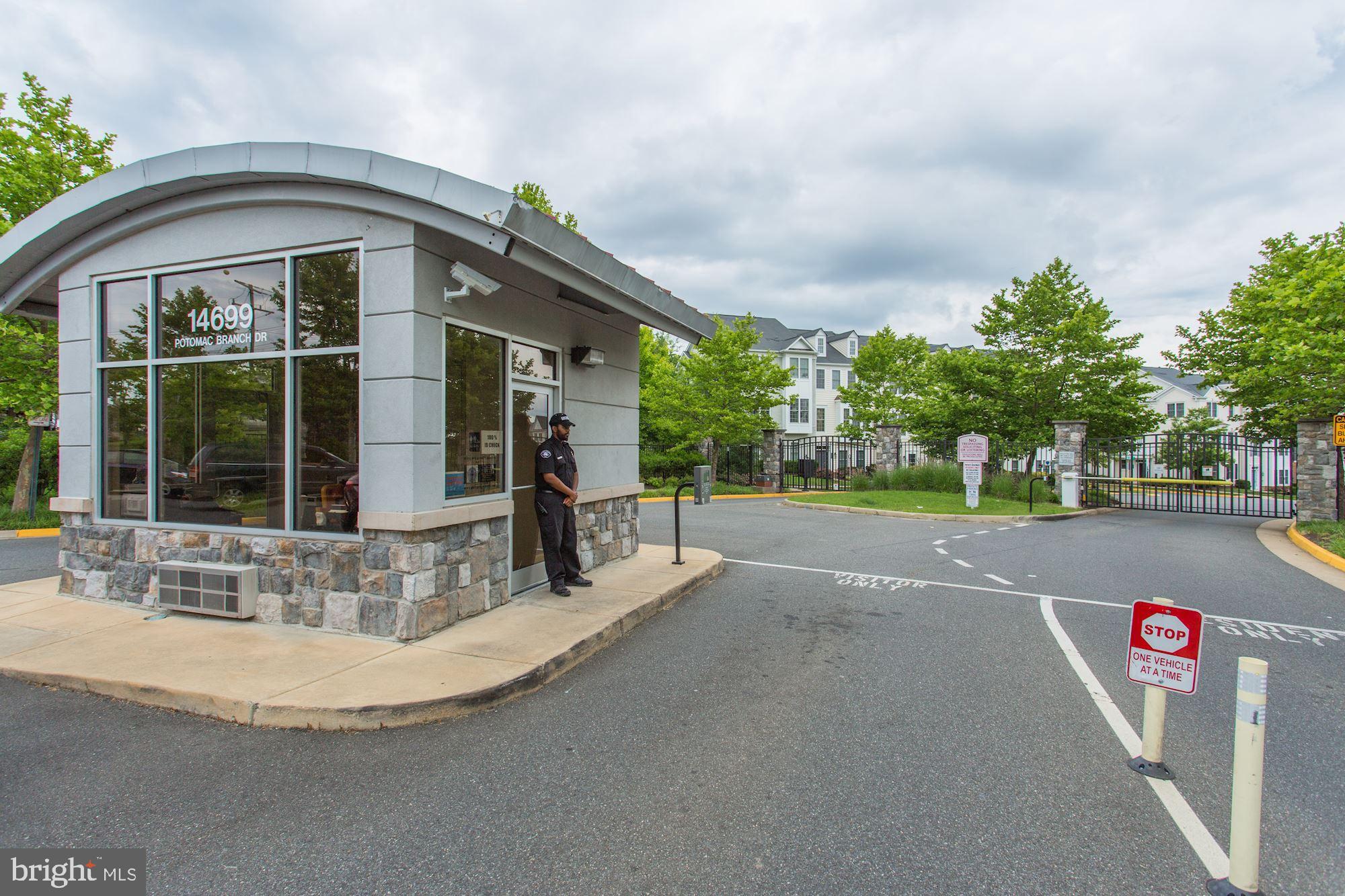 POTOMAC CLUB - Residential Lease