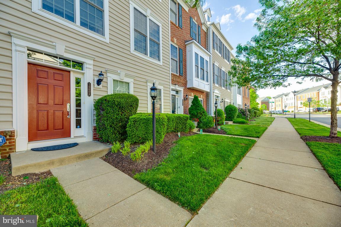 POTOMAC CLUB - Residential Lease