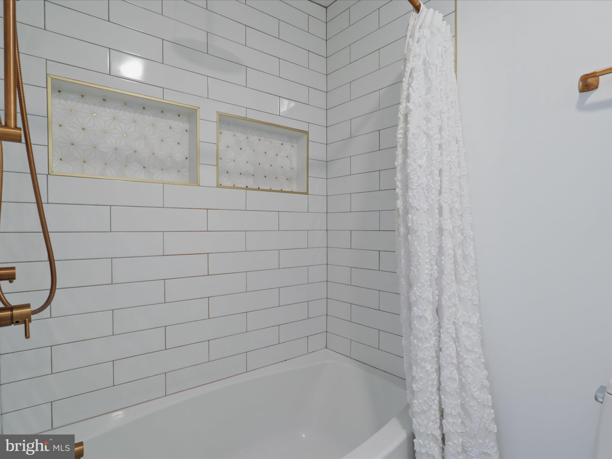WARNERS - Residential