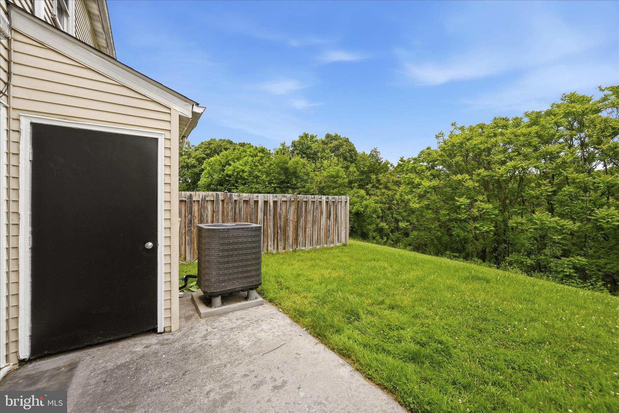 ASH HOLLOW ESTATES - Residential