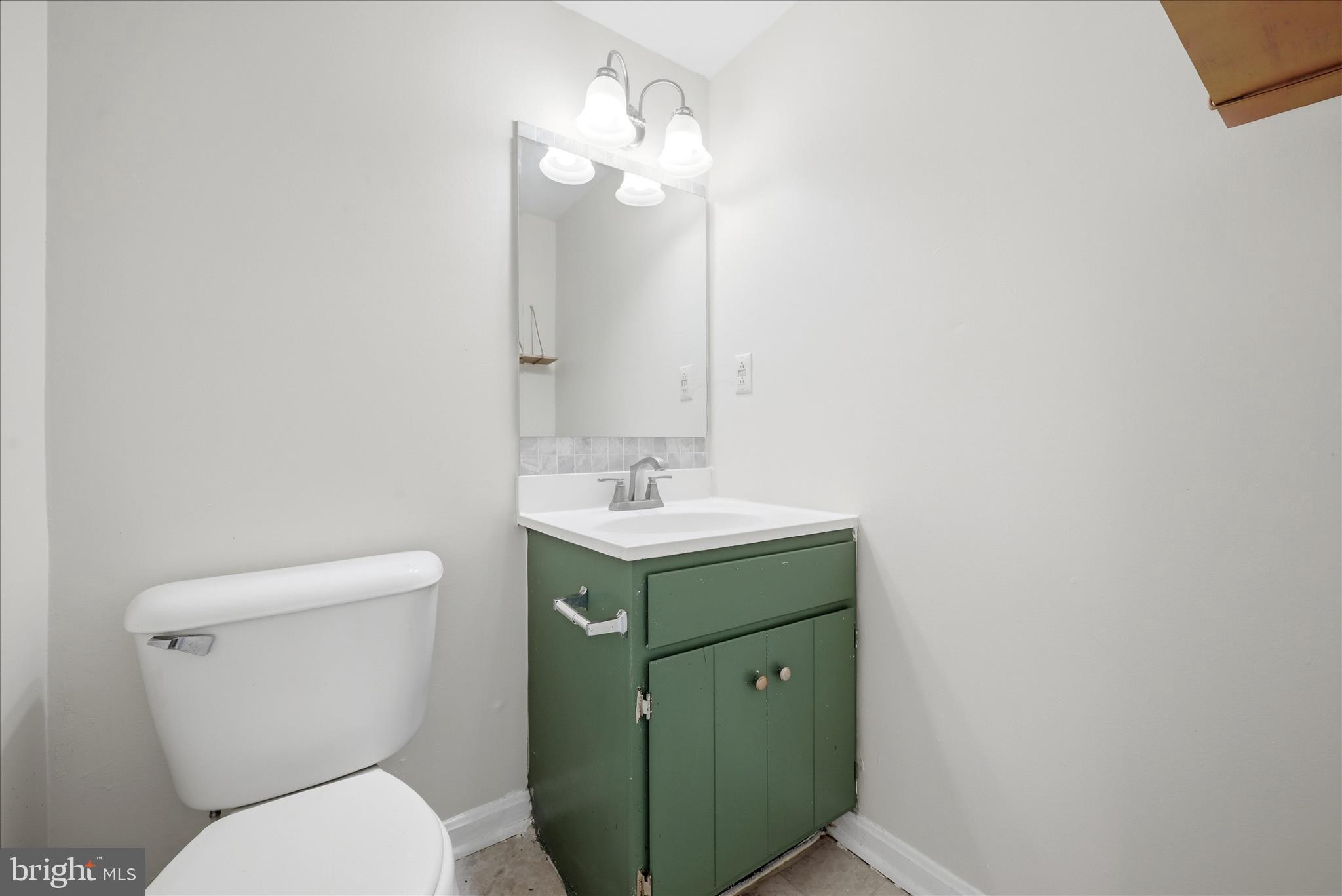ASH HOLLOW ESTATES - Residential