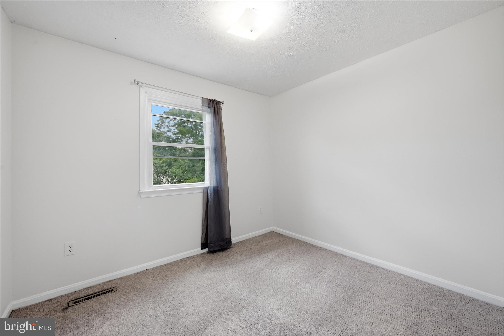ASH HOLLOW ESTATES - Residential
