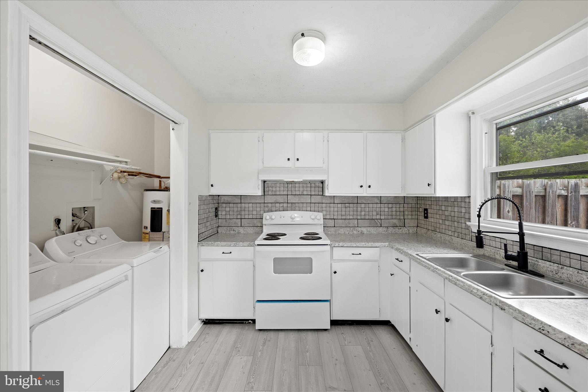 ASH HOLLOW ESTATES - Residential