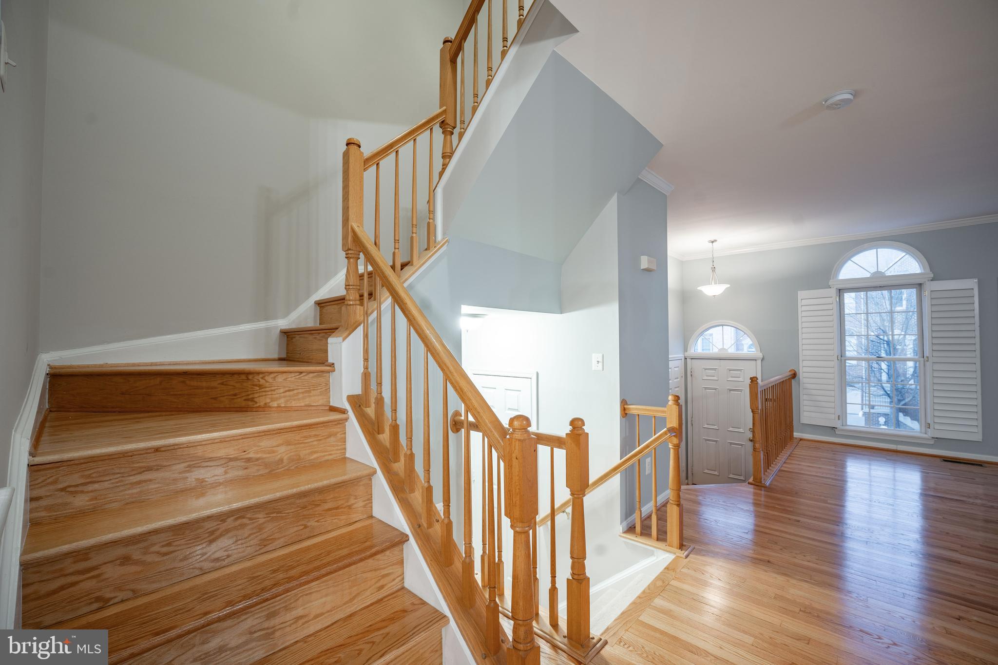 CRESTMONT TOWNHOUSES - Residential