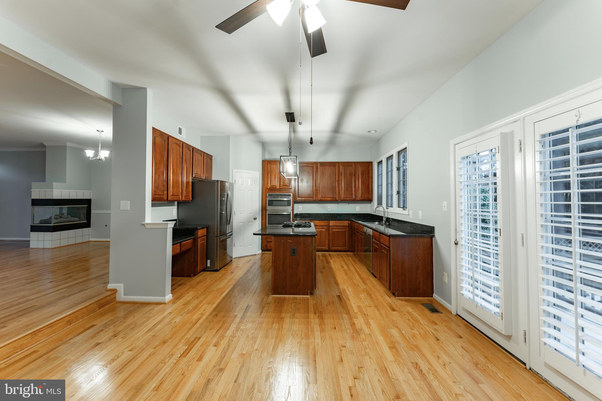 CRESTMONT TOWNHOUSES - Residential