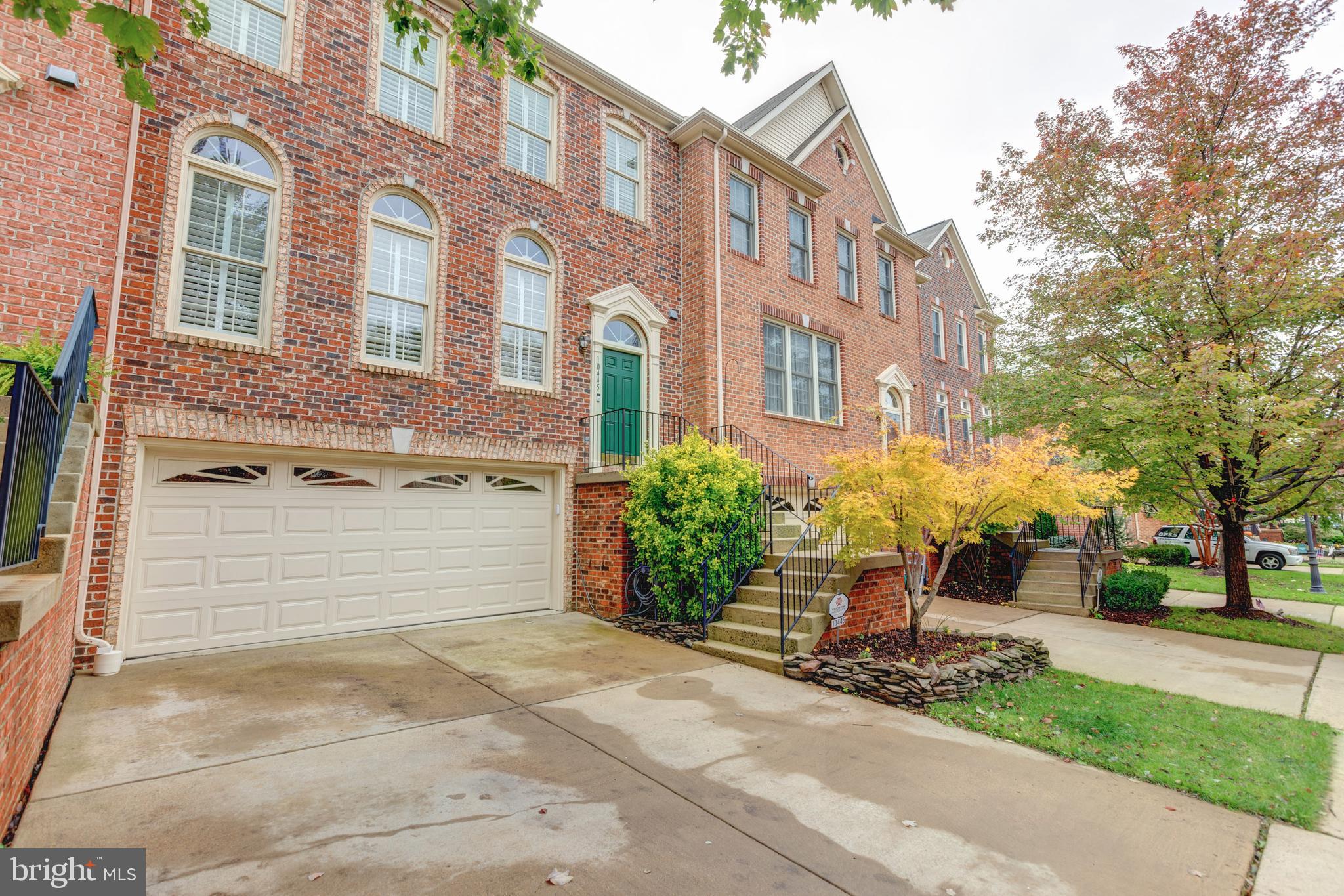 CRESTMONT TOWNHOUSES - Residential