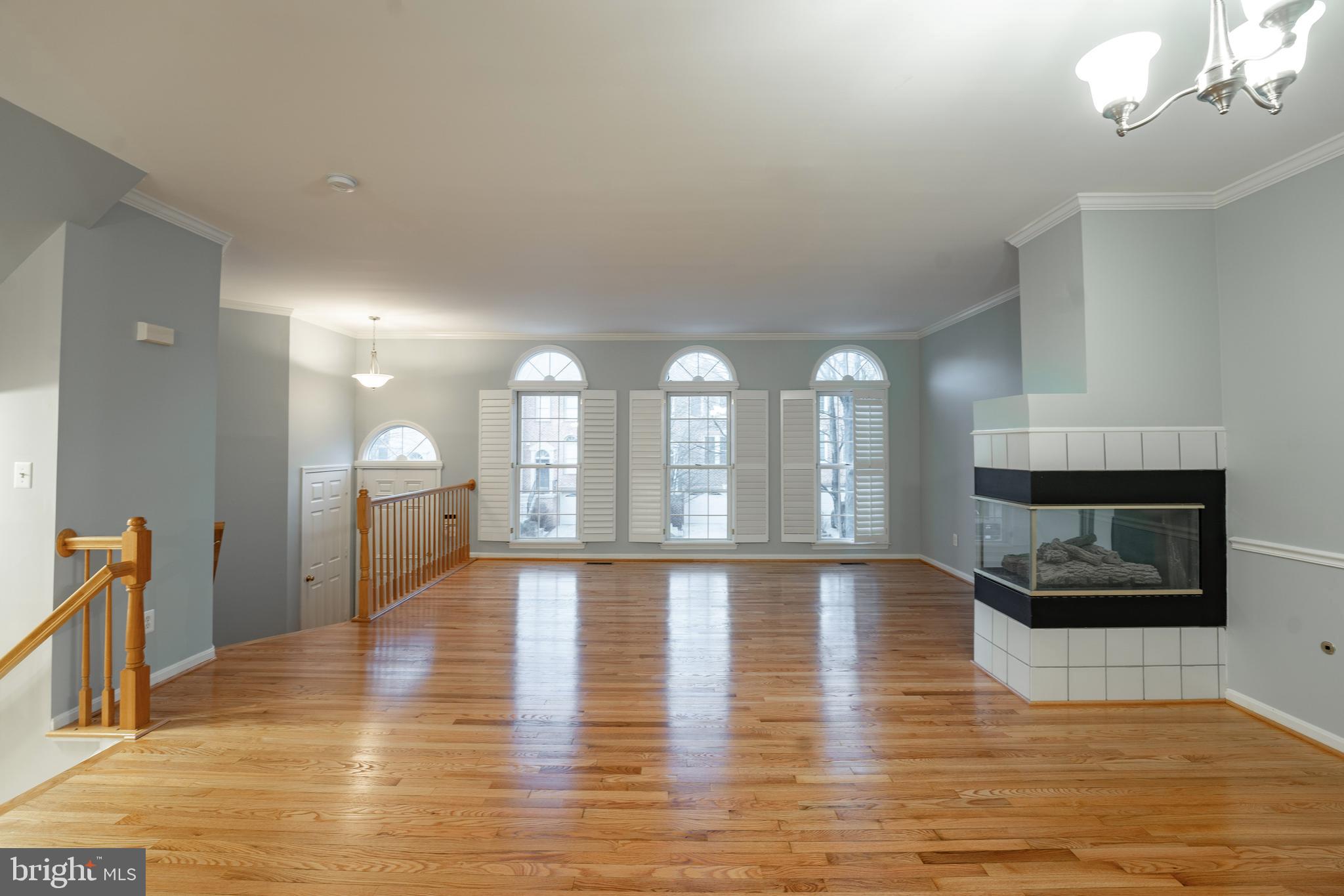 CRESTMONT TOWNHOUSES - Residential