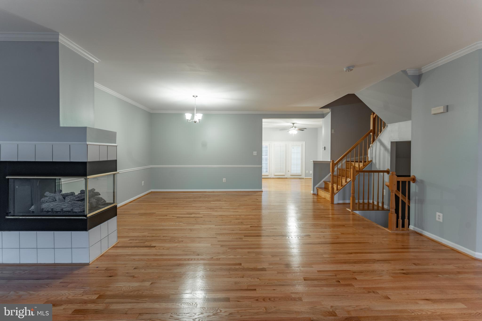 CRESTMONT TOWNHOUSES - Residential