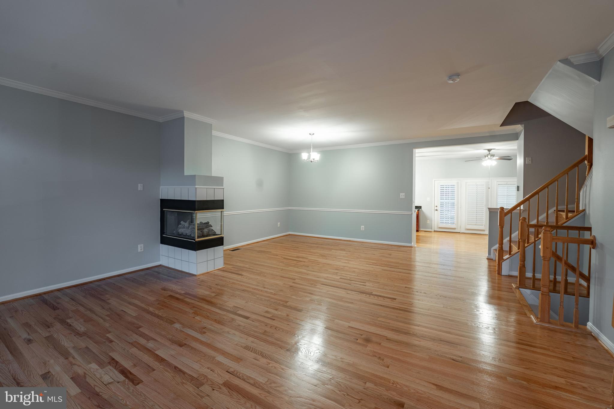 CRESTMONT TOWNHOUSES - Residential