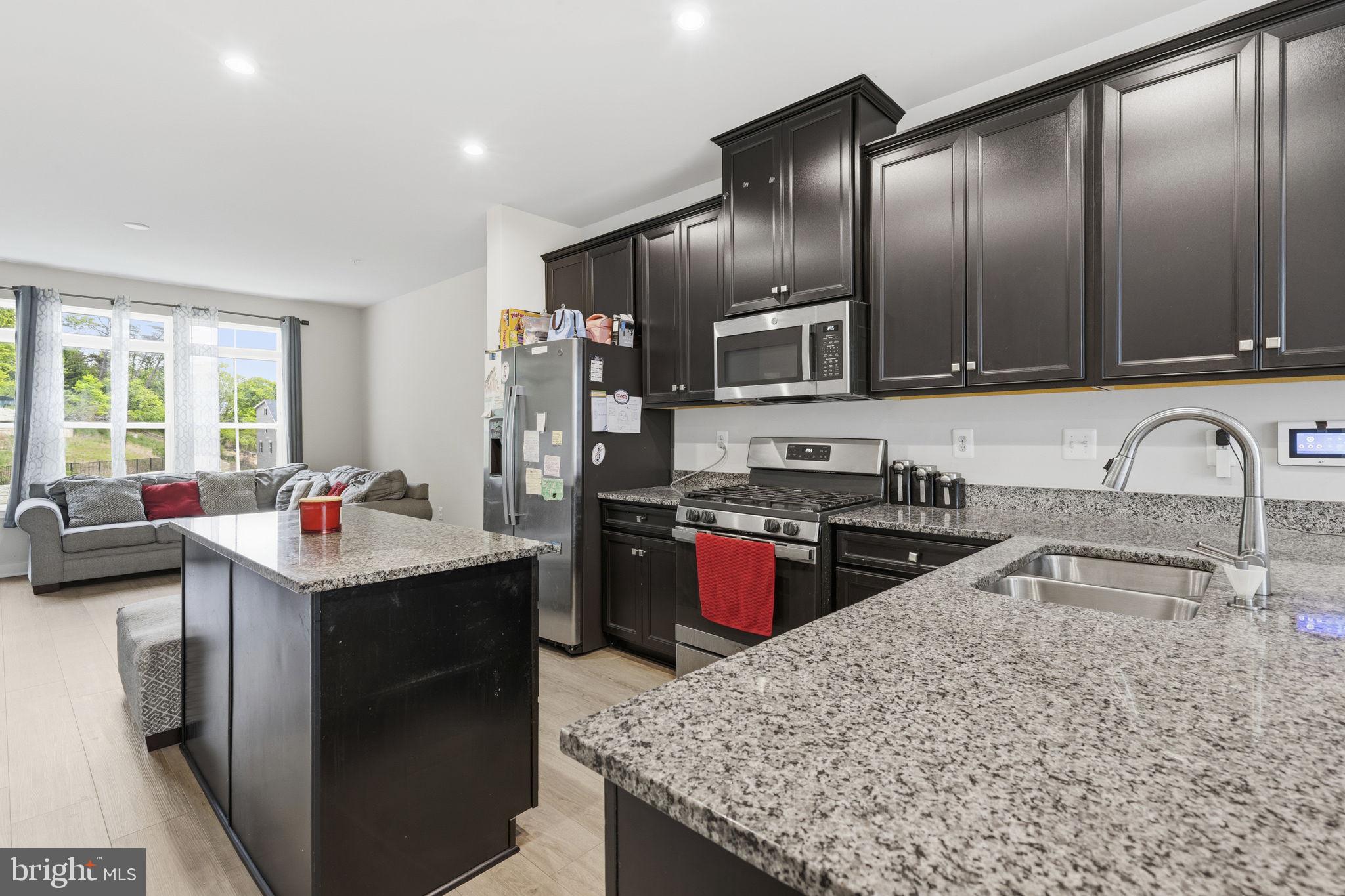 ELKRIDGE CROSSING - Residential