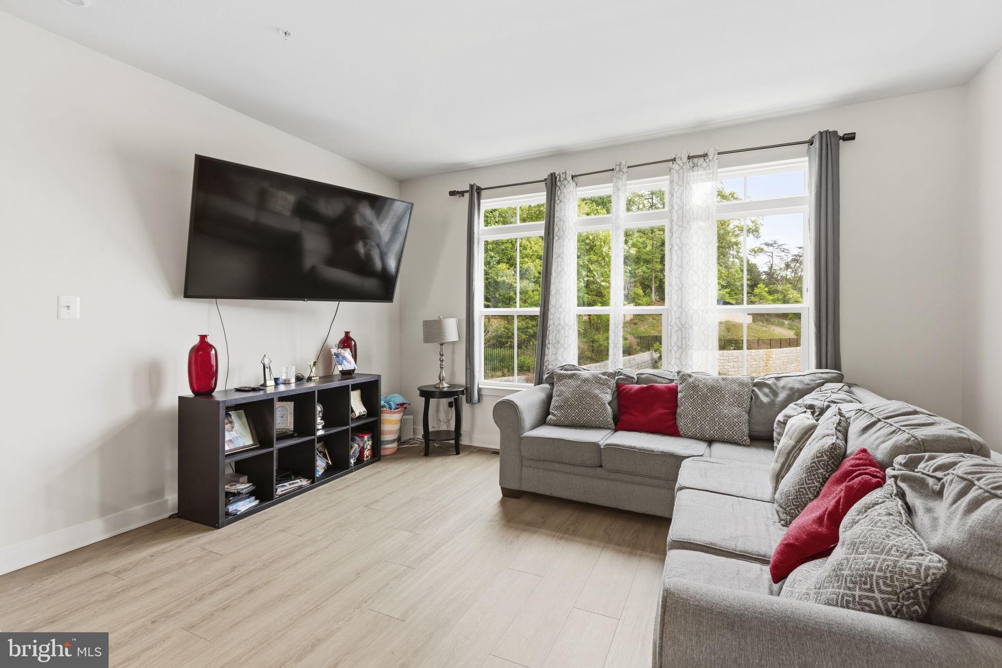 ELKRIDGE CROSSING - Residential