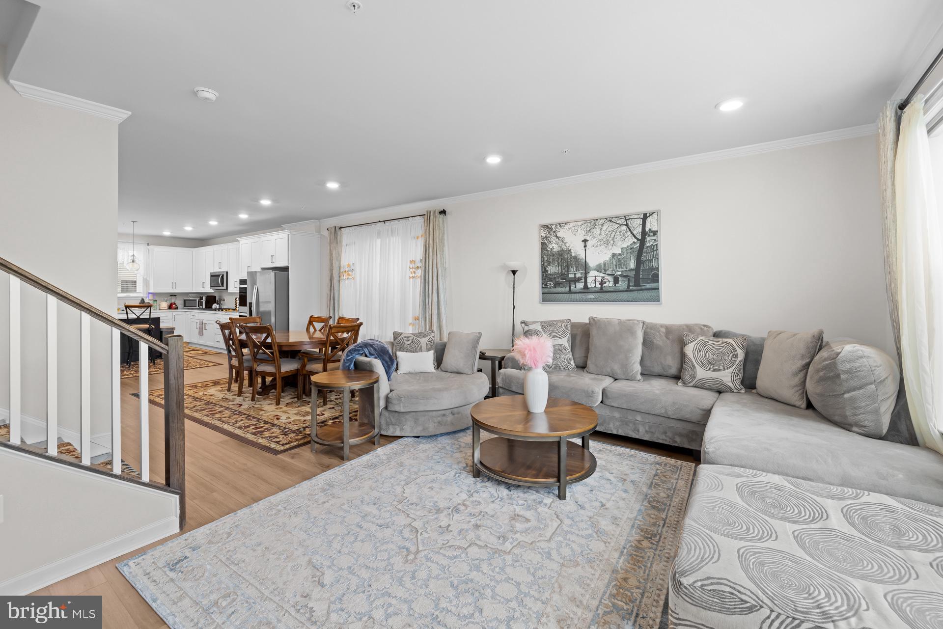 VISTA GARDENS - Residential