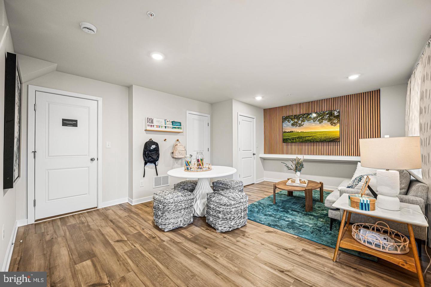 RIVER POINTE - Residential Lease