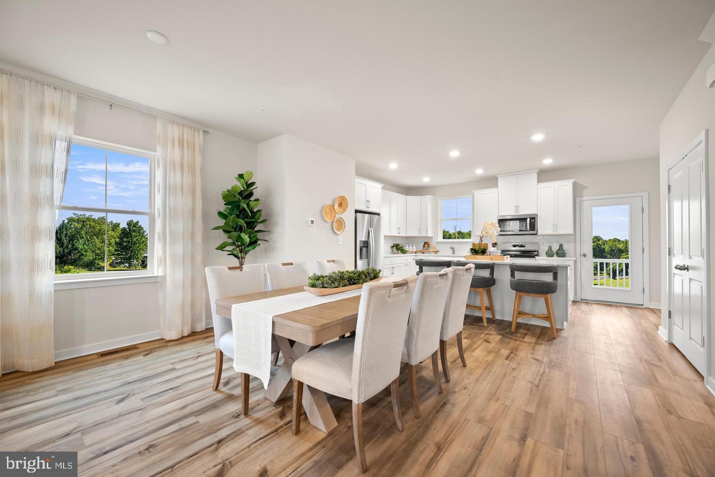 RIVER POINTE - Residential Lease