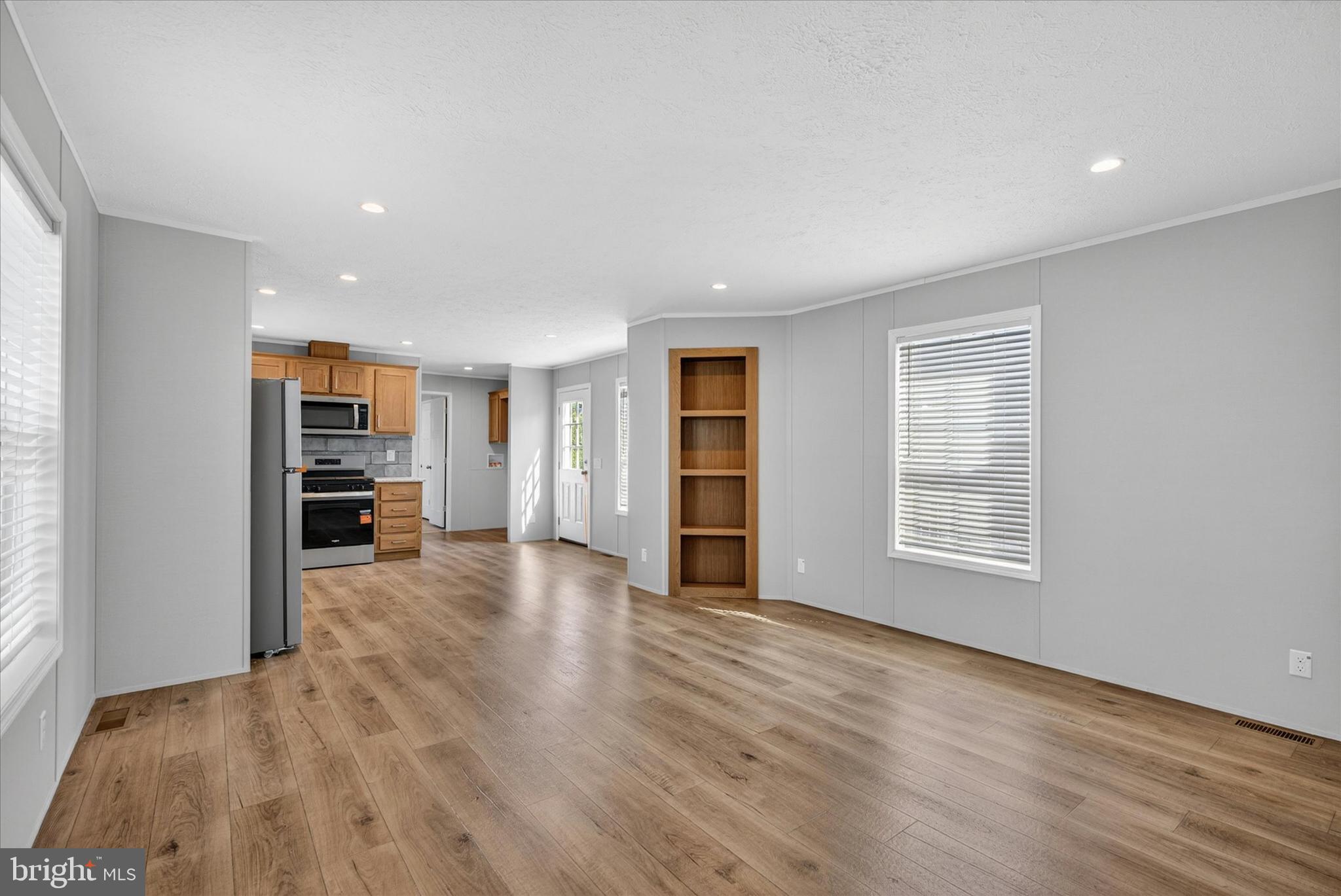 ROLLING HILLS MHP - Residential