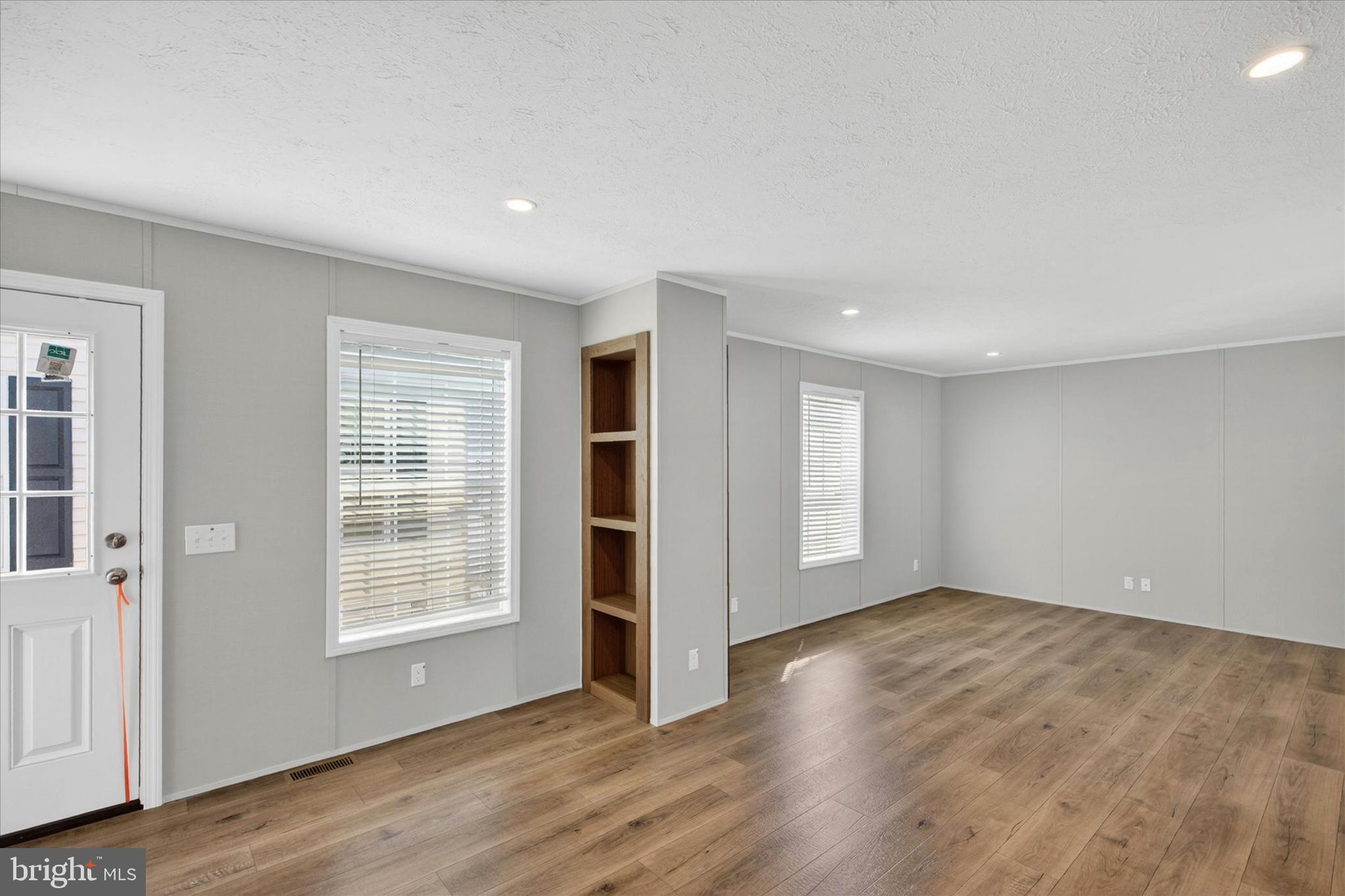 ROLLING HILLS MHP - Residential