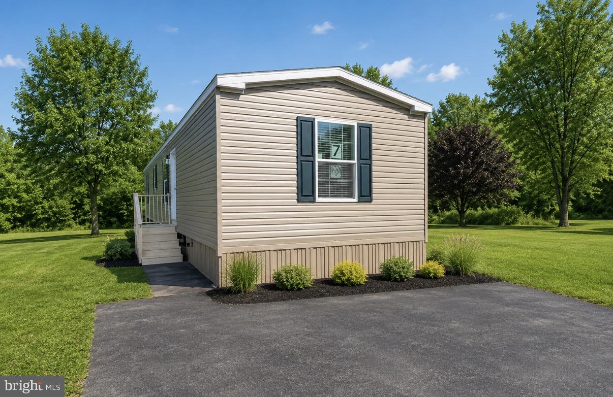 ROLLING HILLS MHP - Residential