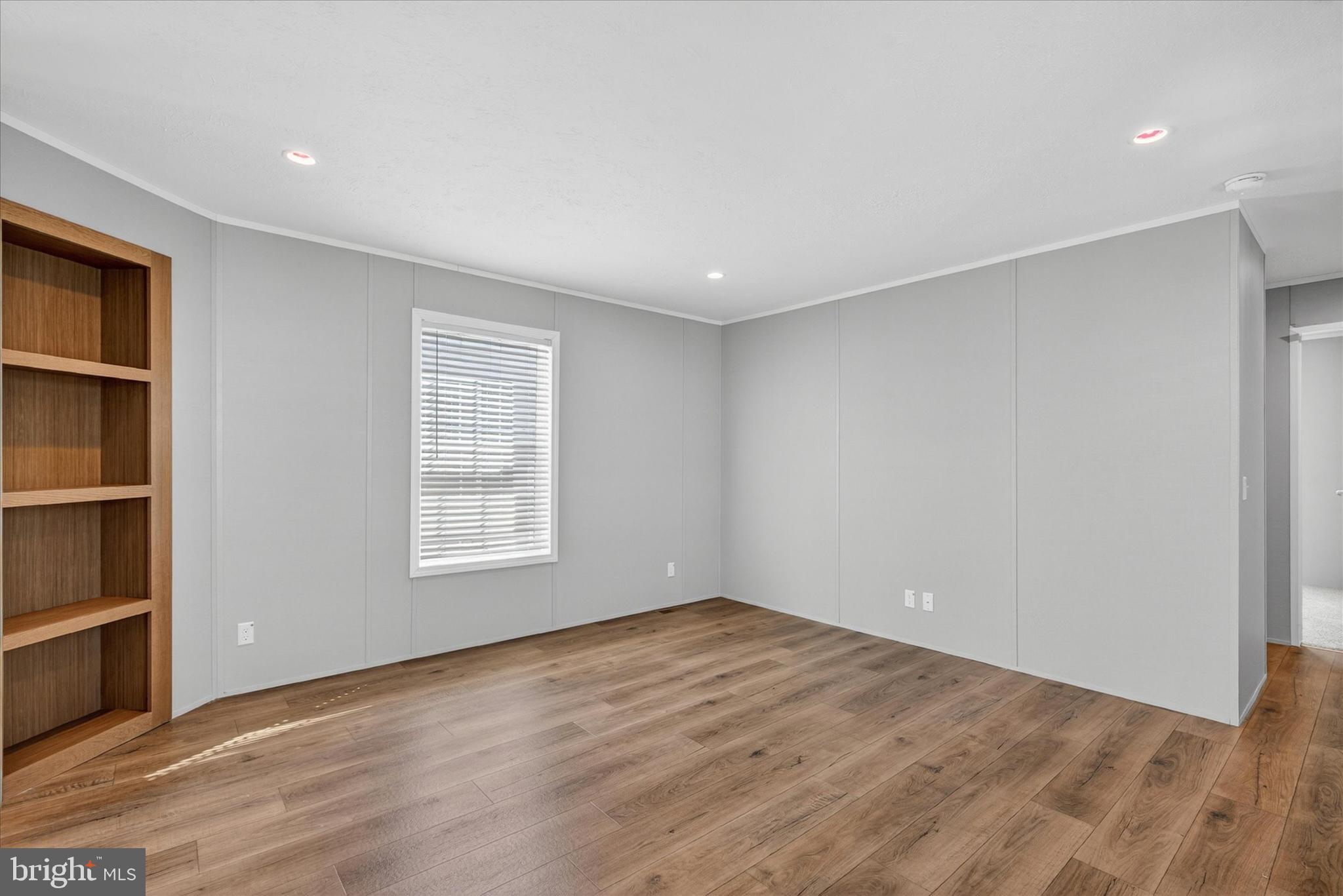 ROLLING HILLS MHP - Residential