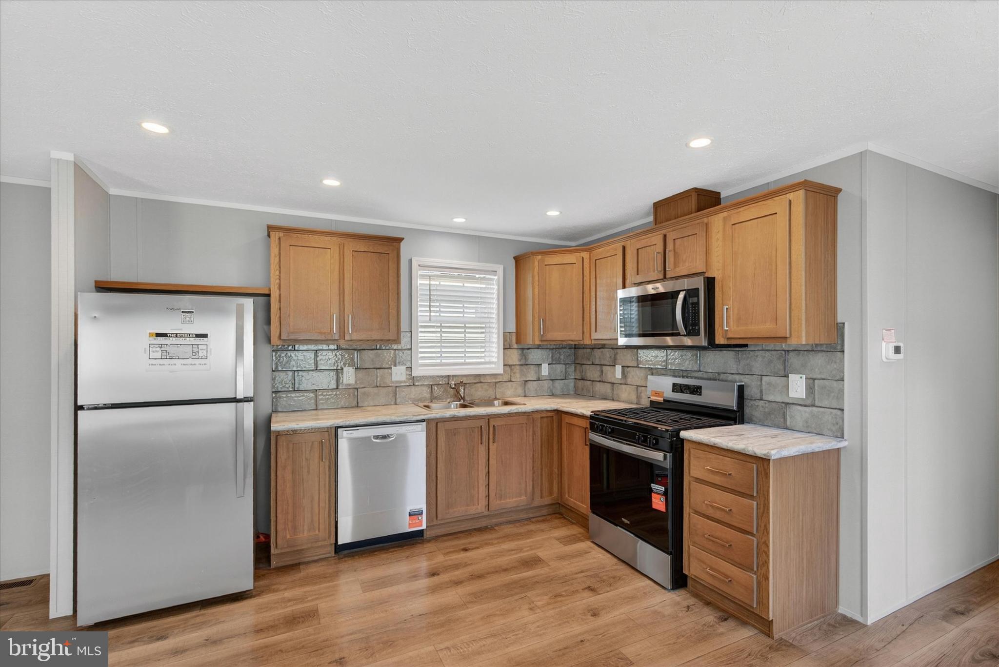 ROLLING HILLS MHP - Residential