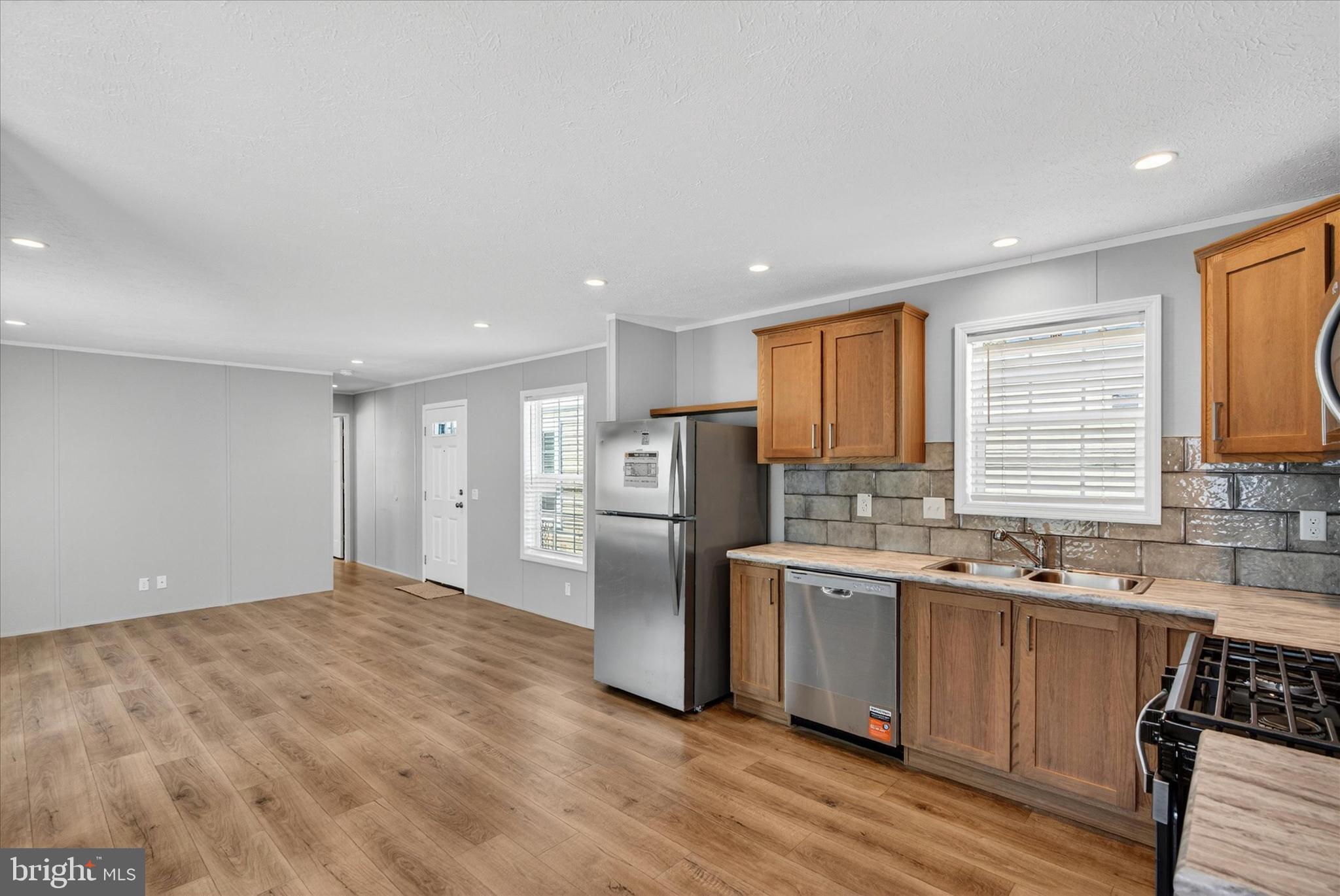 ROLLING HILLS MHP - Residential