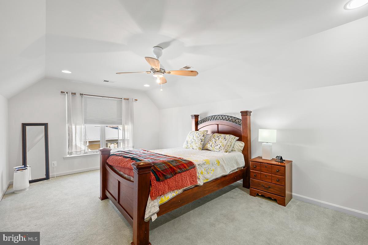 VINT HILL - Residential