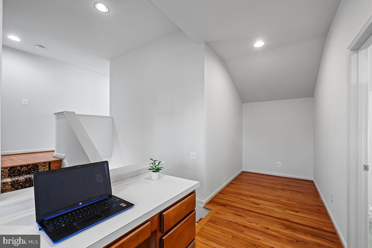 VINT HILL - Residential