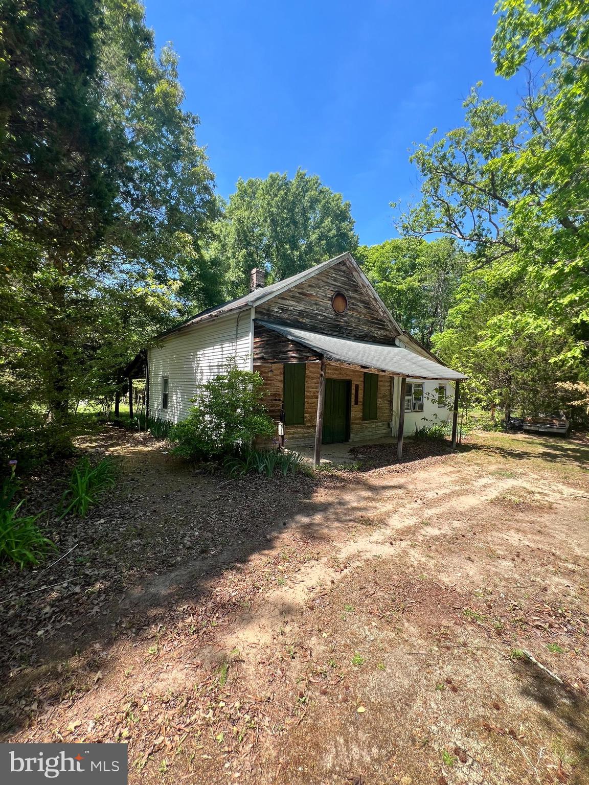 11495 A is the correct address .This property being sold AS IS/WHERE IS , value is in the 3.98 acre lot. Structure is concrete block so could be potentially rehabbed. A little history ......The old Maryland Point store in Nanjemoy, Maryland, was a classic rural general store that served as a vital lifeline and social hub for the isolated southern Charles County peninsula. Operating for decades before closing, it was the go-to spot for locals to buy essentials, swap news, and share community updates. Deep well (Franks Well Drilling) on property and septic . Enter with caution , could have mold.
ALL Cash. Must be accompanied by a Realtor to enter. Estate Sale