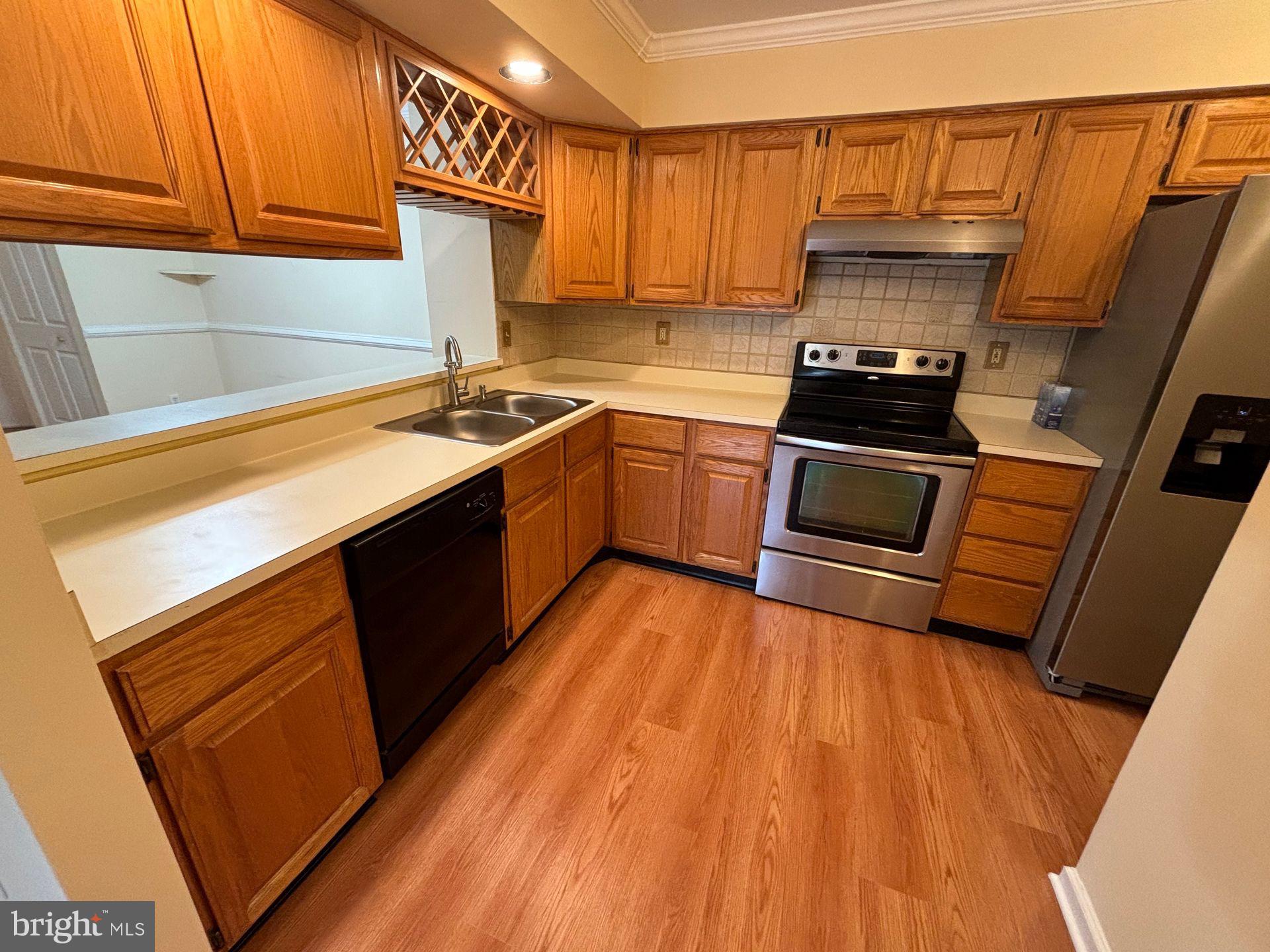 WATERS EDGE AT NORTH LAKE - Residential Lease