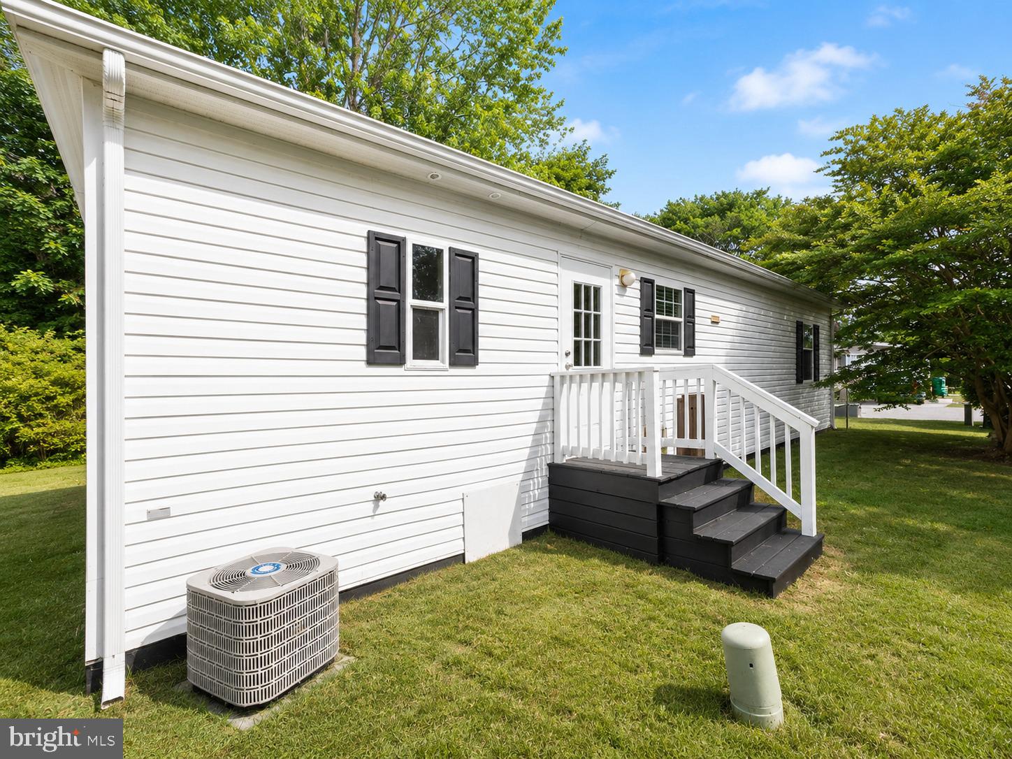 WHISPERING PINE MHP - Residential