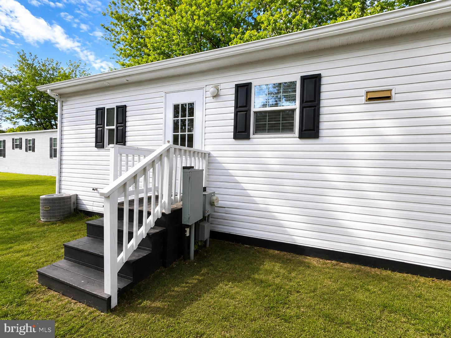 WHISPERING PINE MHP - Residential