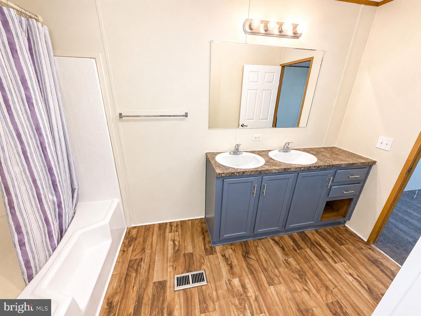 WHISPERING PINE MHP - Residential