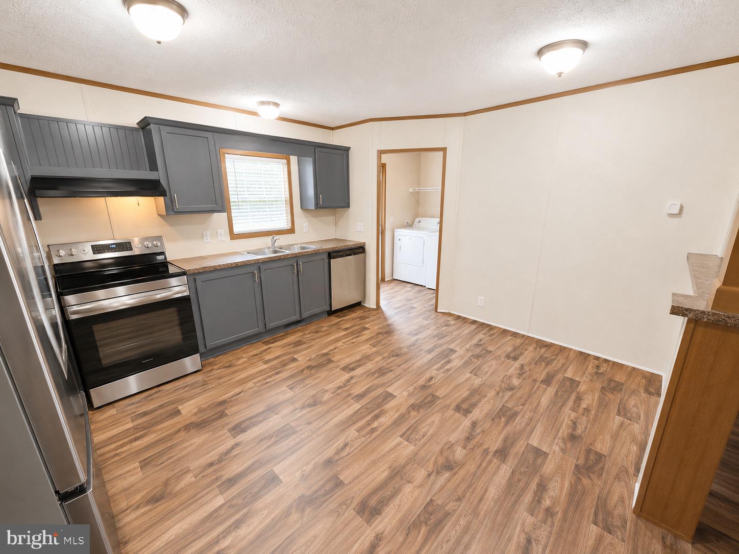 WHISPERING PINE MHP - Residential