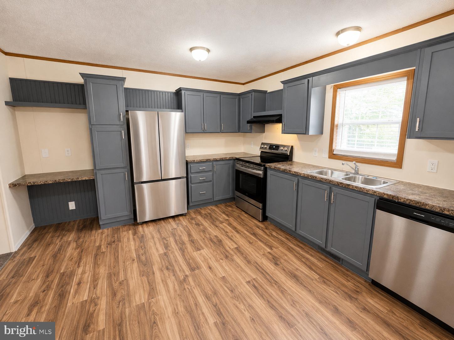 WHISPERING PINE MHP - Residential