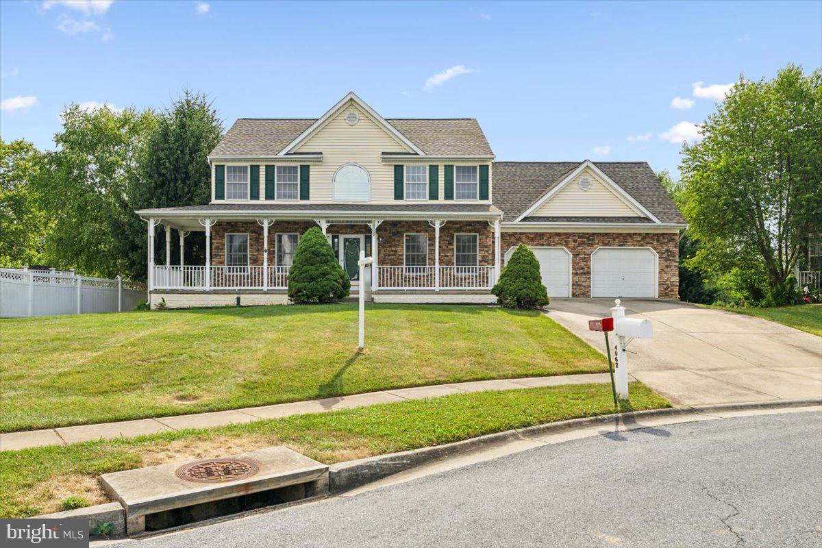 WELLINGTON TRACE - Residential