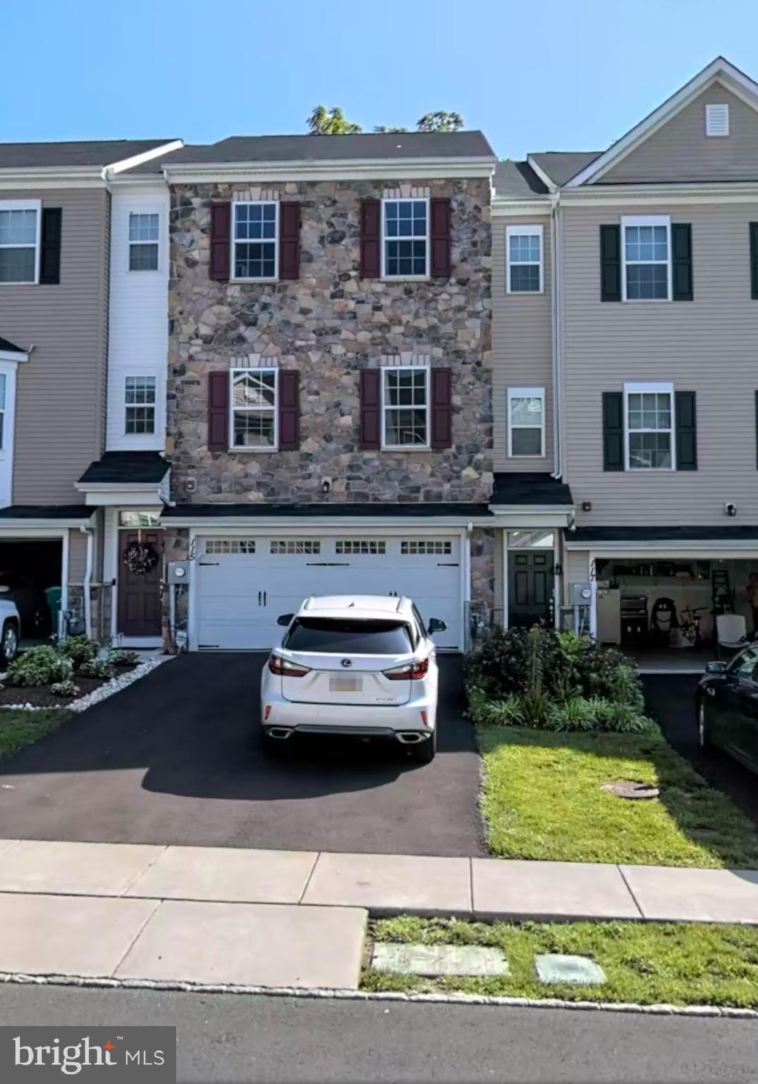 SOMERTON VALLEY - Residential Lease