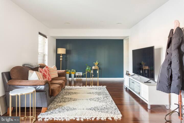 SOMERTON VALLEY - Residential Lease