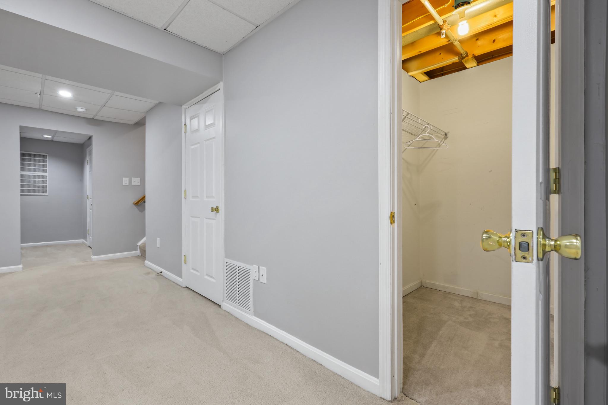 ROSEDALE - Residential Lease