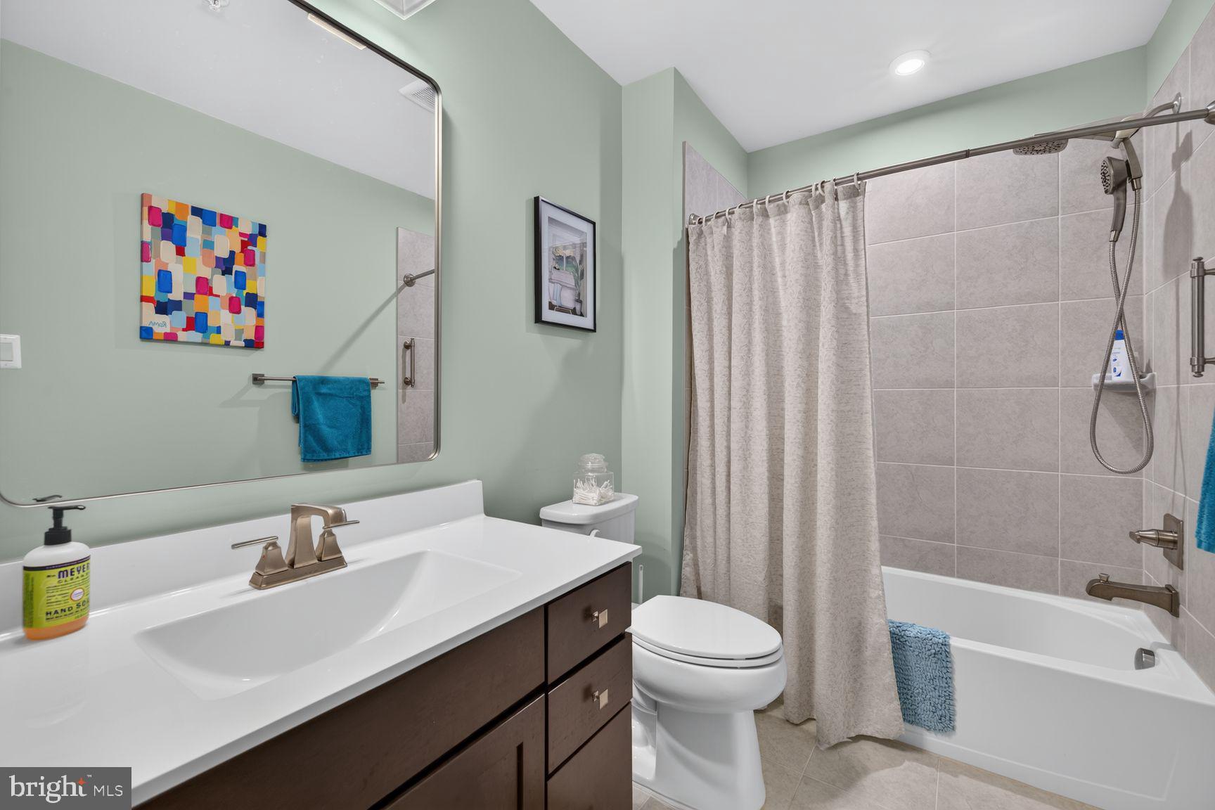 BALLENGER CREEK - Residential