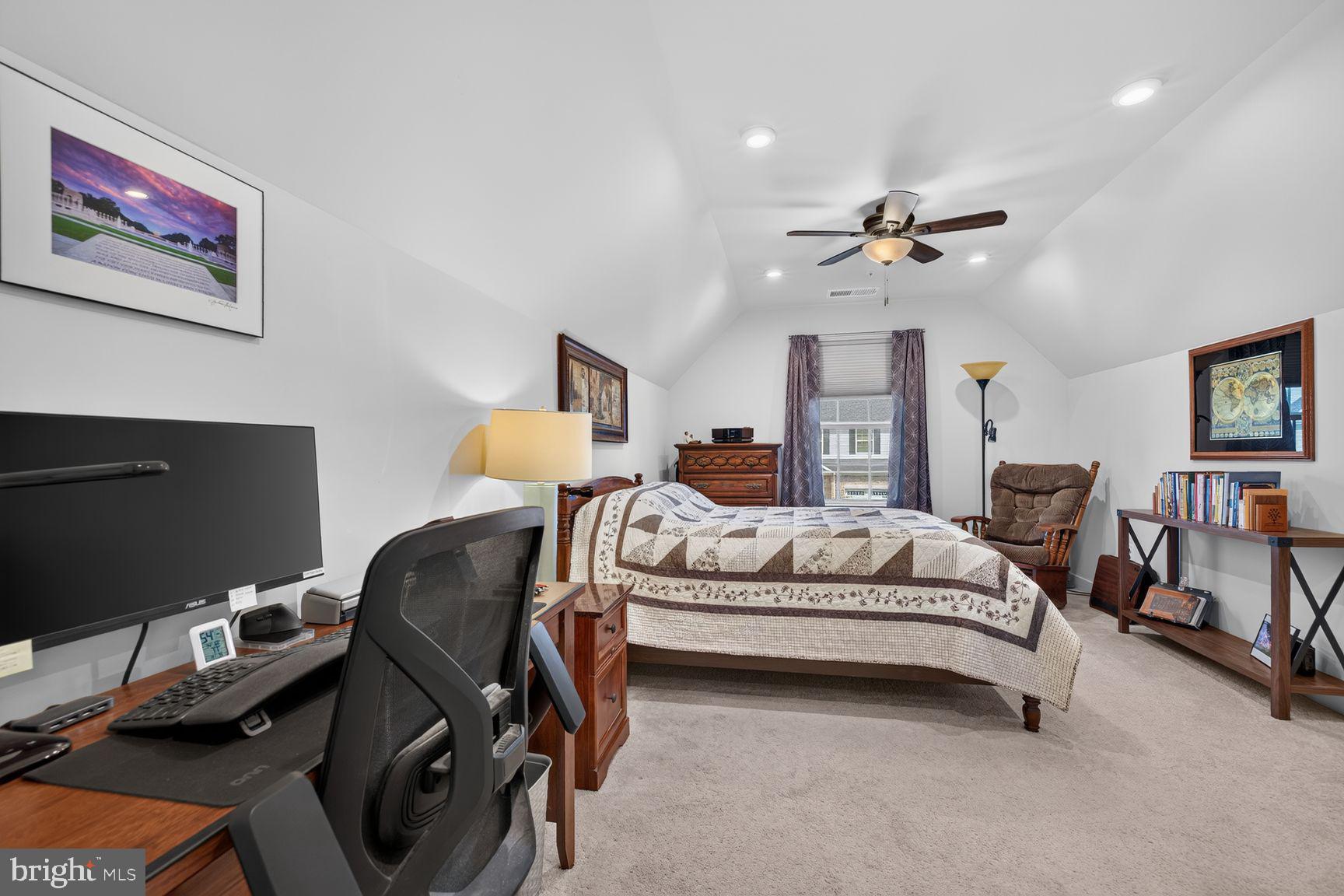 BALLENGER CREEK - Residential