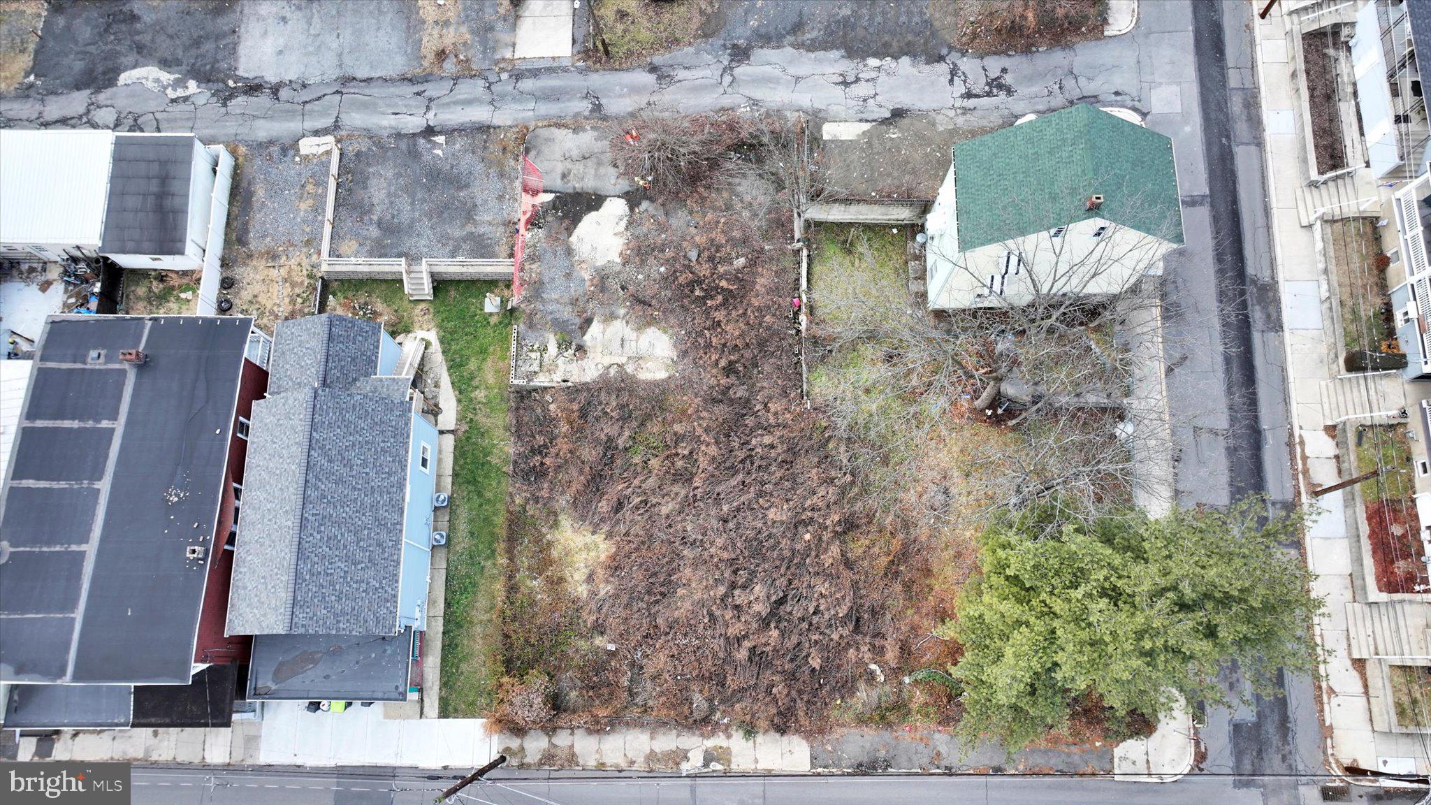 WHAT DOES EVERYBODY WANT? LAND. And not just any land… this .11-acre level, cleared 100 x 50 lot just hit the market in a super busy Pottsville location directly across from the Pottsville prison. High visibility. High traffic. Zero nonsense.
Perfect for extra parking, secure storage, or anyone who knows that in a tight area, land is king. Flat, usable, and ready to go with endless practical possibilities.
If you’ve ever said “I wish I had a spot for that”… this is that spot.