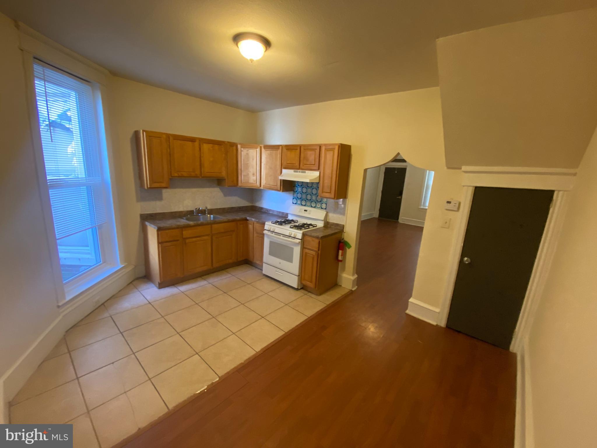 Spacious 1 bedroom / 1 bathroom apartment located at 57th & Chestnut, in Philadelphia now ready for immediate move-in. This unit offers a combination of hardwood and tile flooring throughout, plenty of natural sunlight with near floor to ceiling windows, and much more. Don't hesitate to rent this unit now!