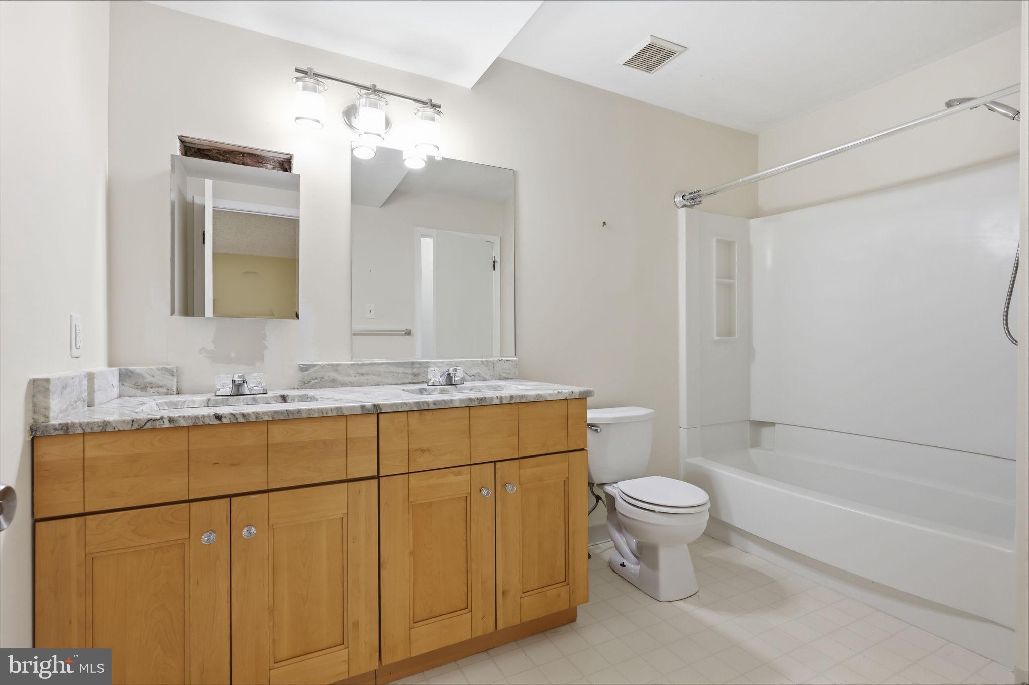 CRESTWOOD CONDO - Residential