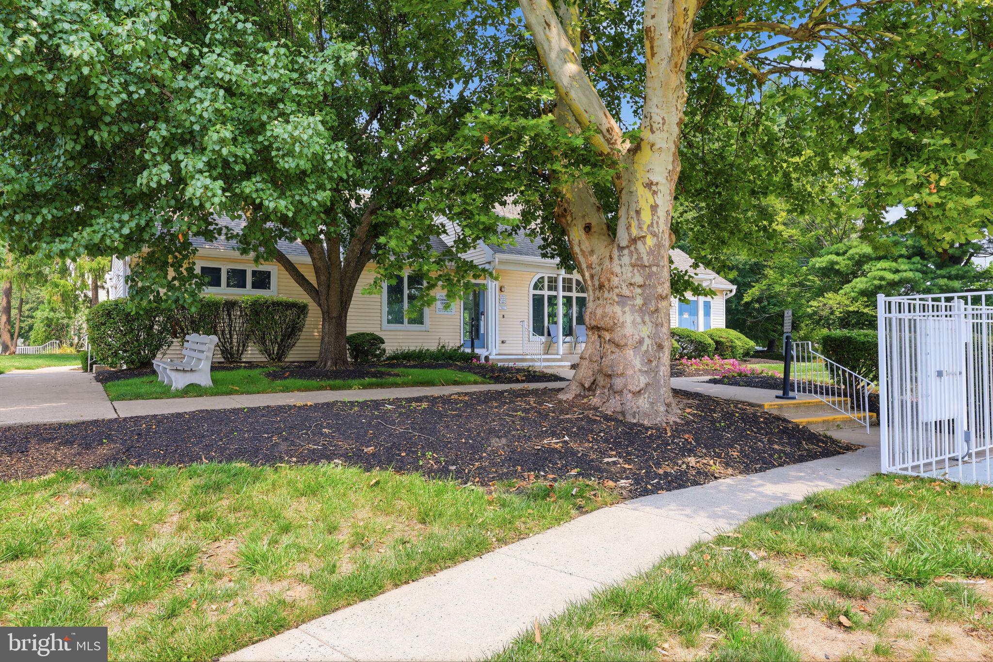 CRESTWOOD CONDO - Residential