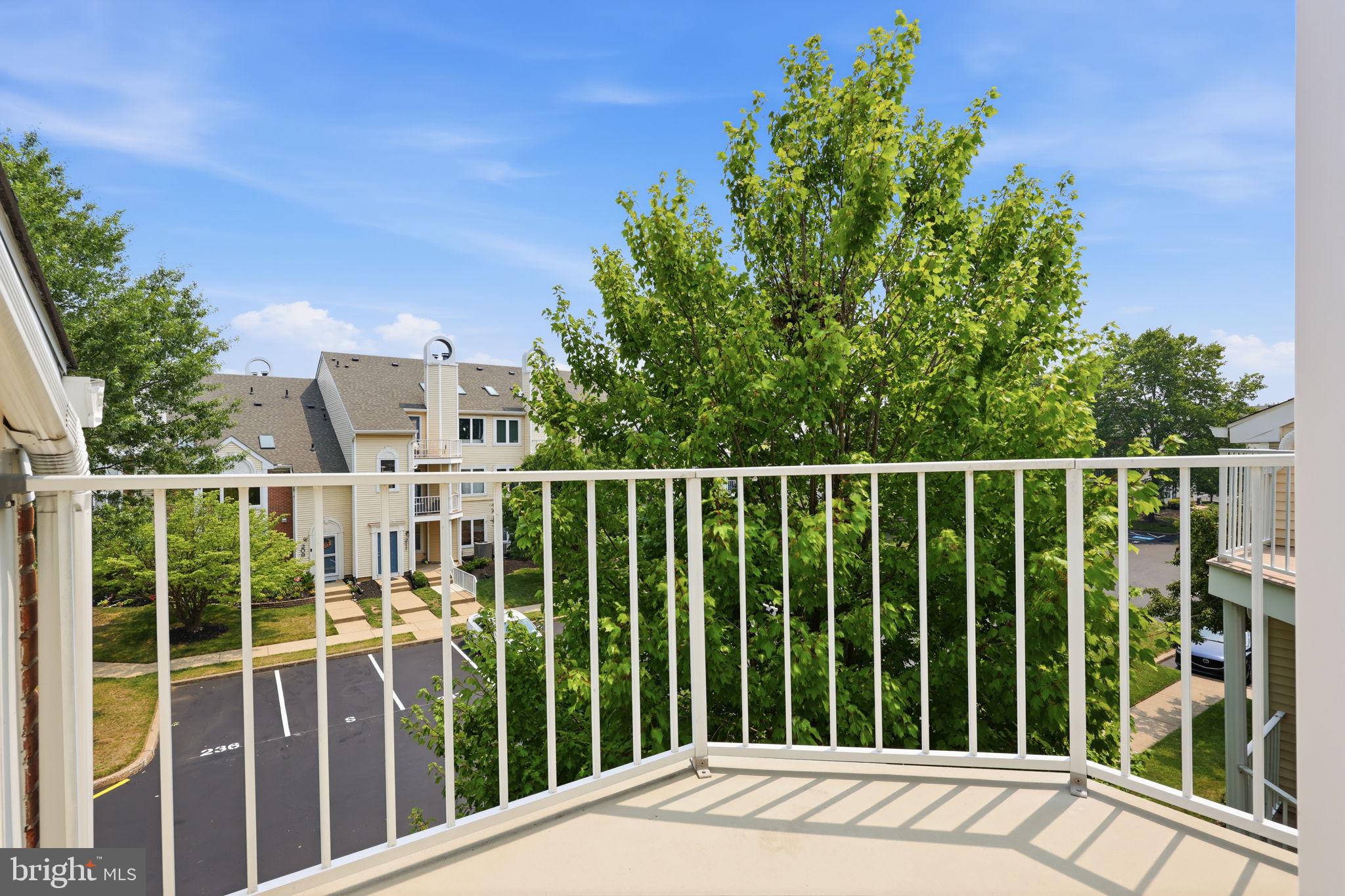 CRESTWOOD CONDO - Residential
