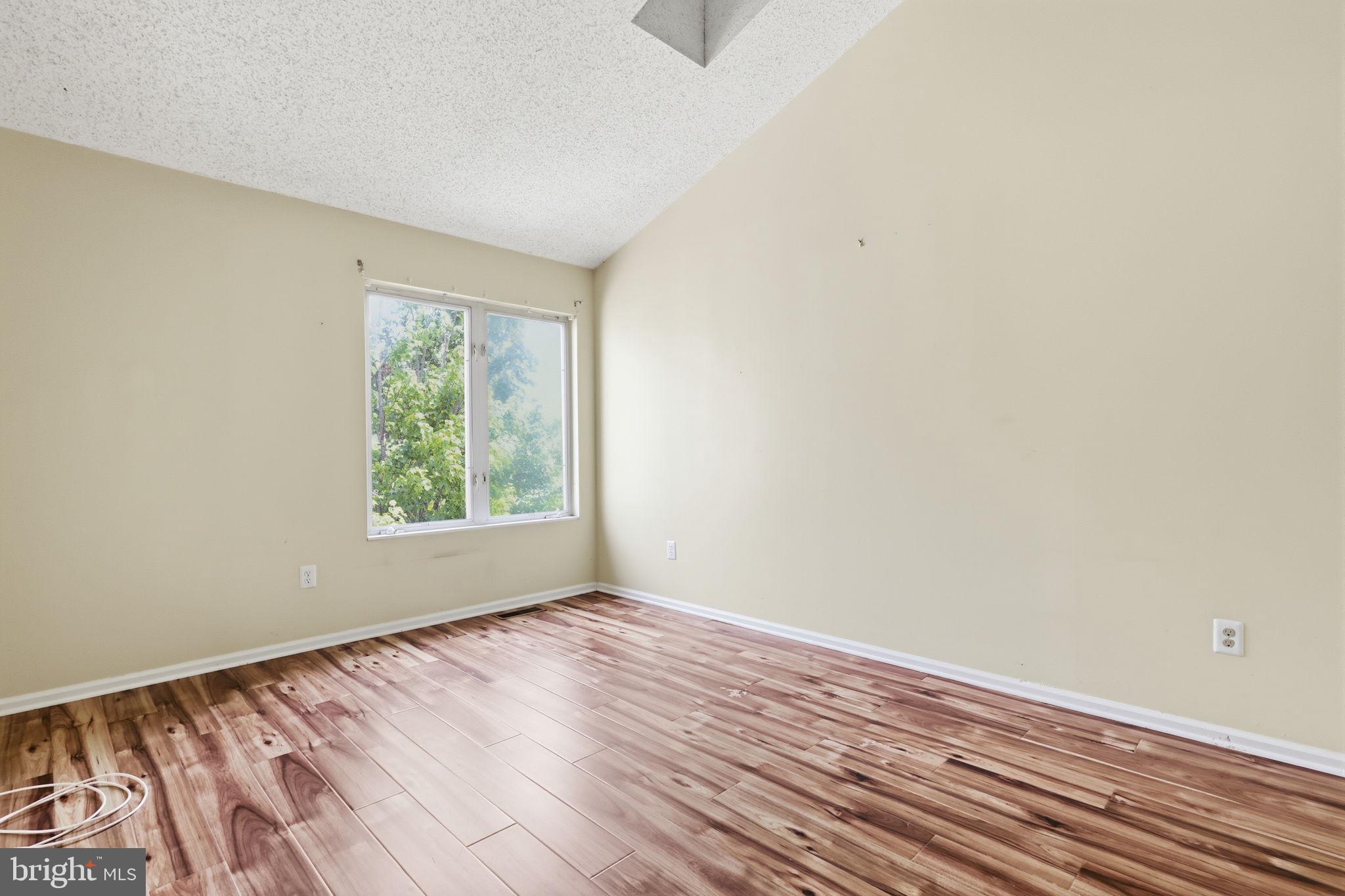 CRESTWOOD CONDO - Residential